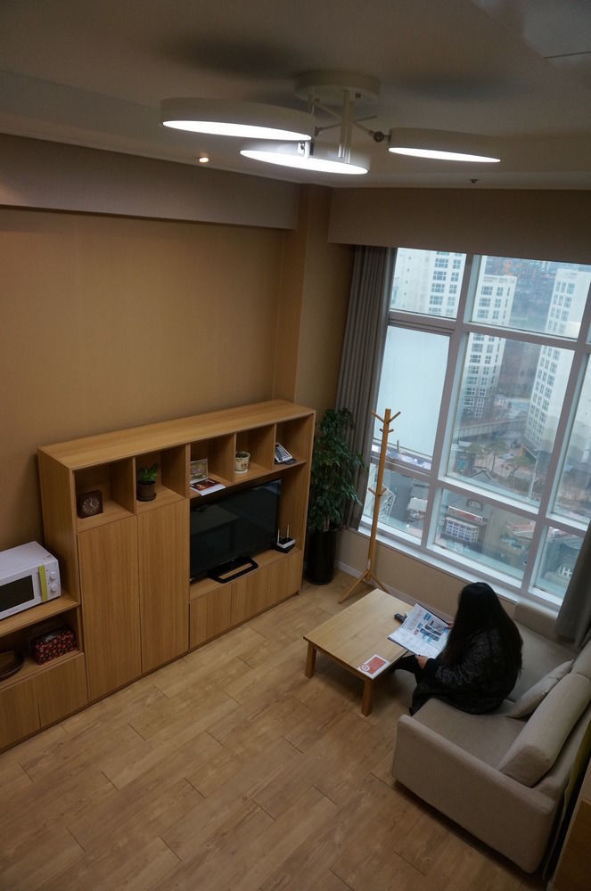 Serviced Station Apartment *