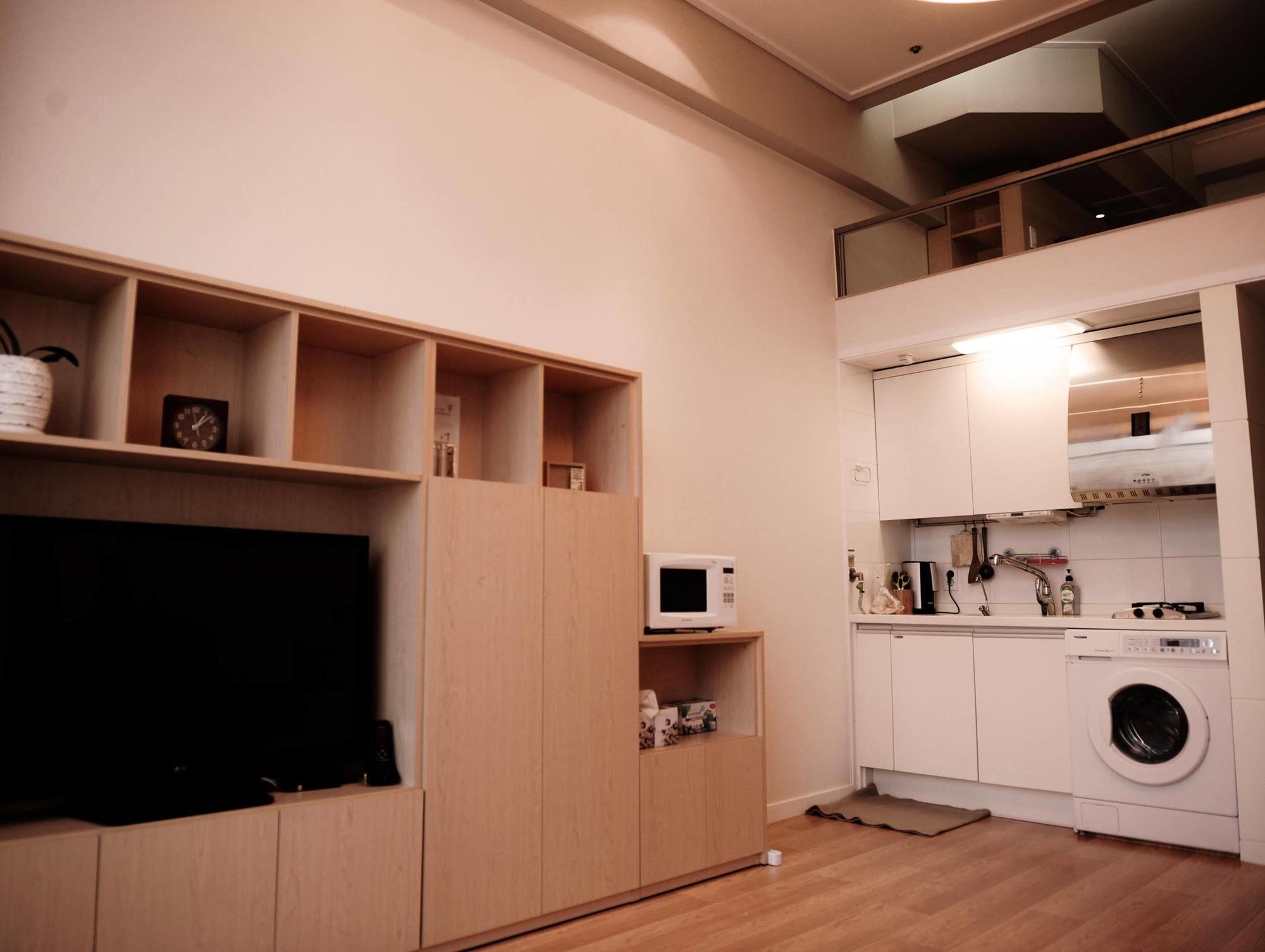 Serviced Station * Seoul