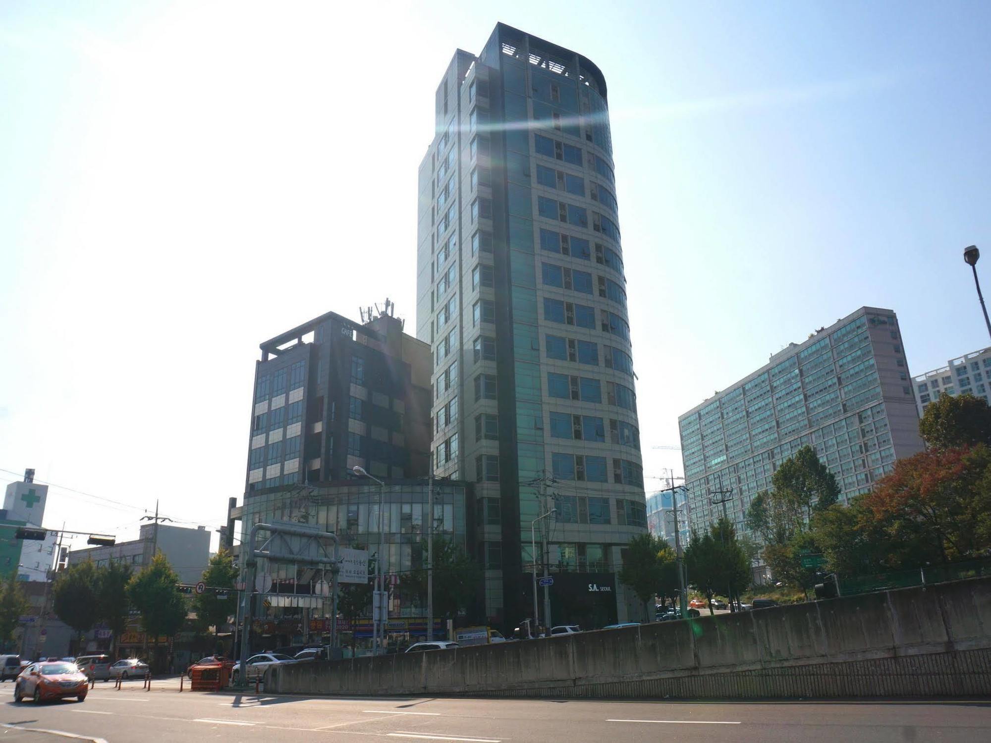 Apartment Serviced Station *